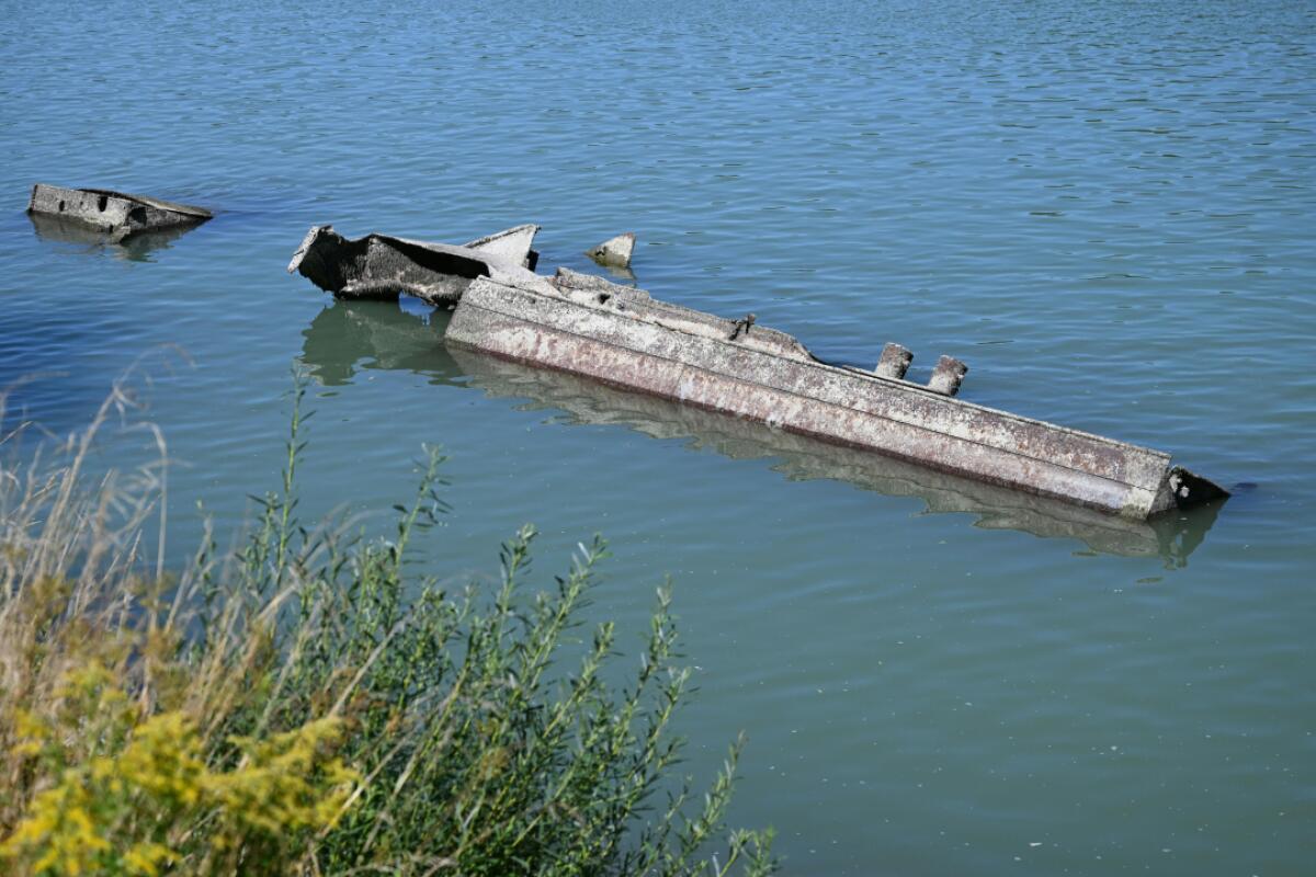 Wracks zweier Kriegsschiffe in der Donau in NÖ zu sehen