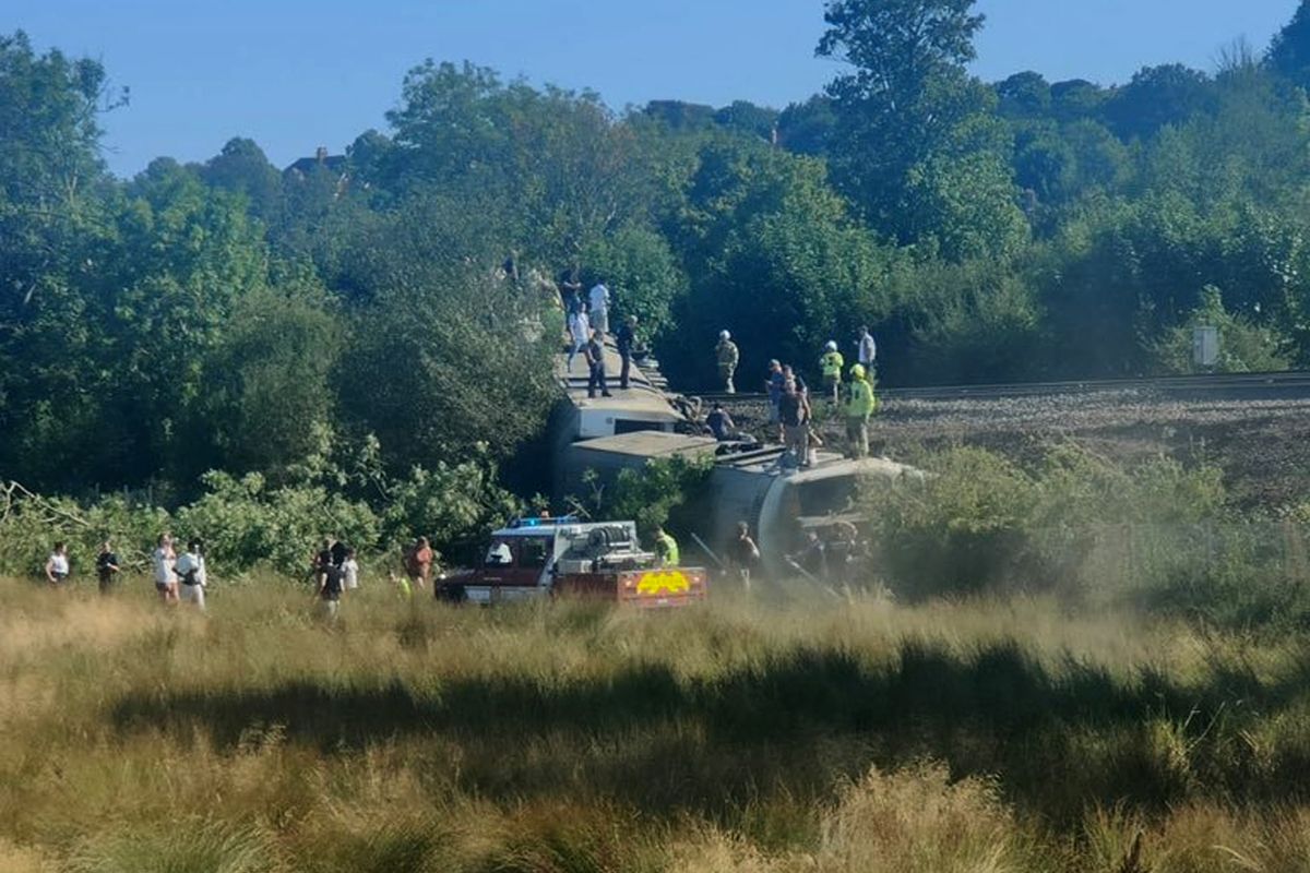 Offenbar keine Schwerverletzten bei Zugsunglück in England