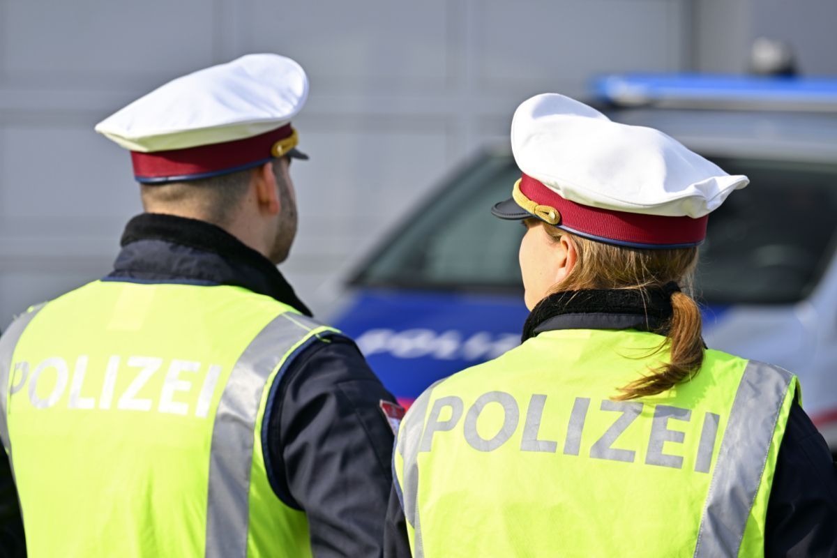Steirer bei Geburtstagsfeier von Rennauto erfasst
