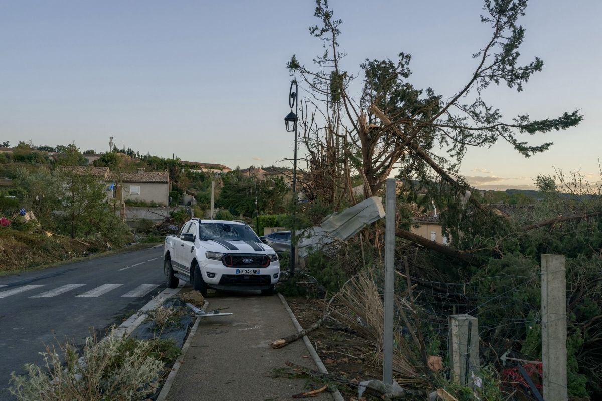 Tornado riss Dächer in Südfrankreich ab