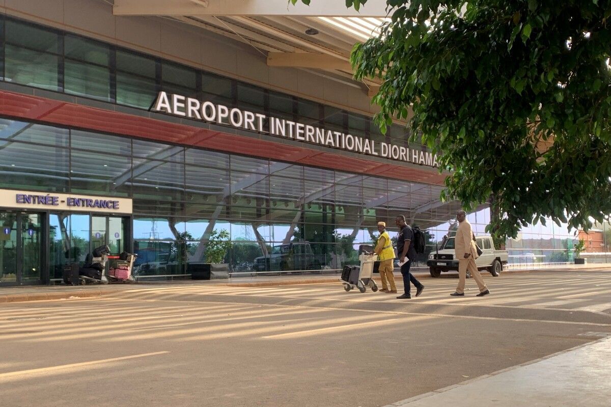 Aufständische nehmen Flughafen und TV-Sender im Niger ein