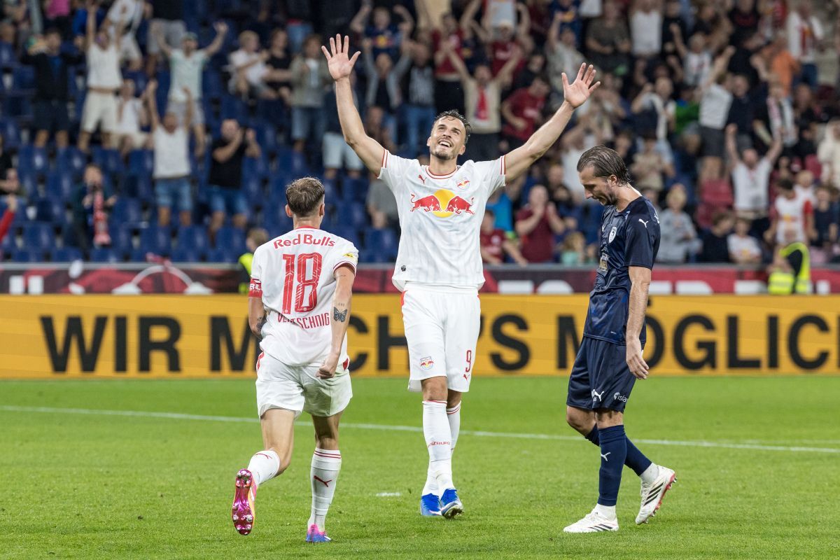 Tabakovic schießt Salzburg mit Hattrick ins EL-Play-off