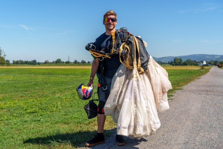 Was erfahrene Wingsuiter in Hohenems lernen, obwohl sie längst fliegen können