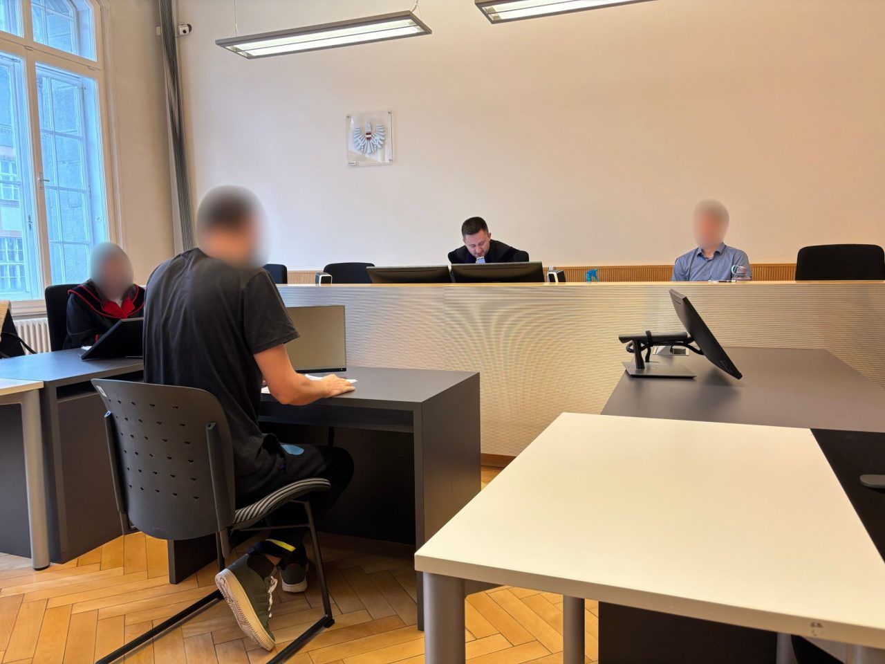 Viermal nicht vor Gericht erschienen - Abholung beschert nächste Anklage