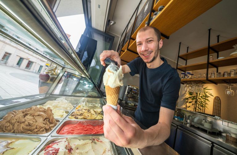 Wenn Eis Familiensache ist: Tino Aliu über seinen Alltag in der Eisdiele