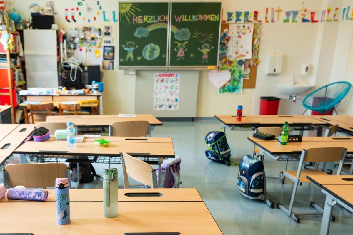 Start der Sommer-Schule im Osten