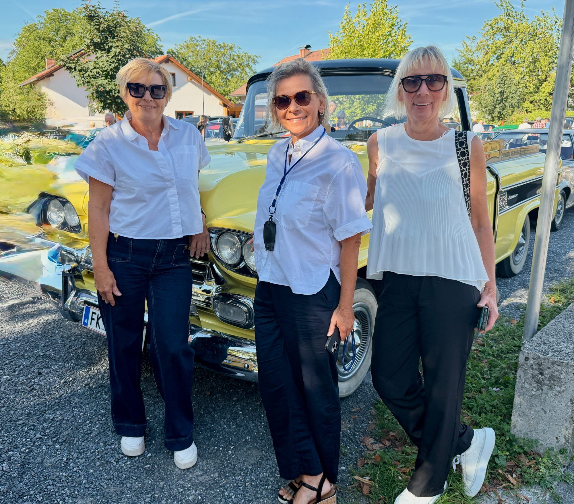 Oldtimerfans Astrid Harrer, Ilse Breuss und Irene Hetzenauer