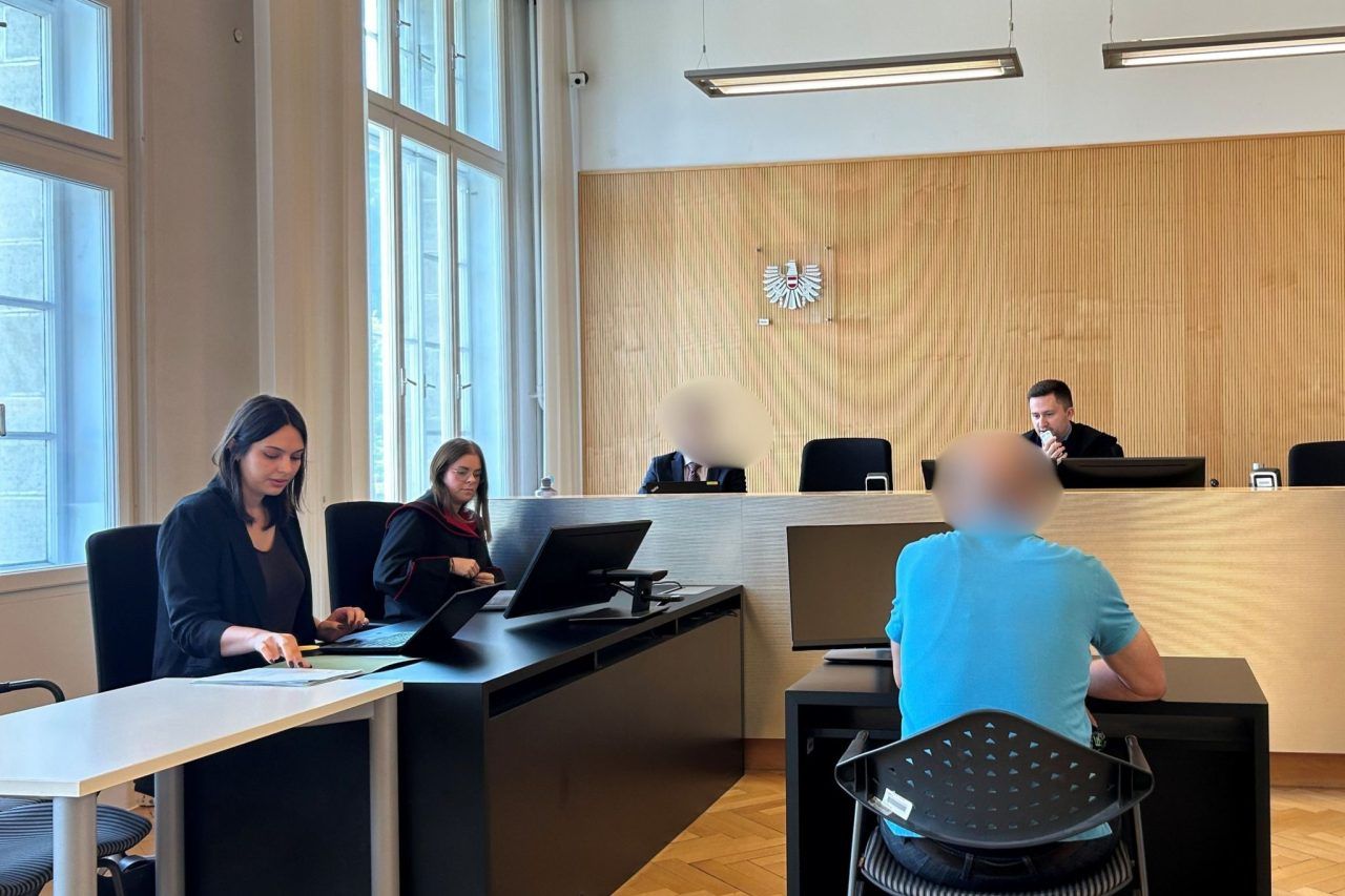 Angeklagter "hat zwei Seiten": Partnerin bekam fast täglich Ohrfeigen