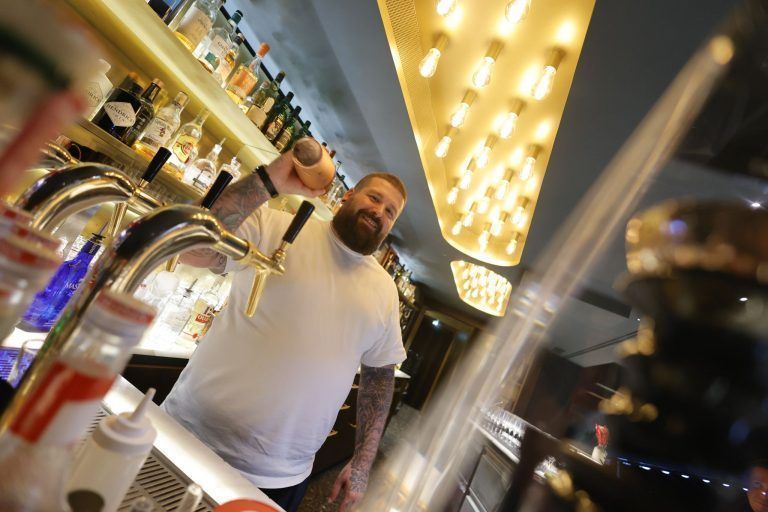 Dornbirner Cocktailbar mit einzigartigem Namen feiert Jubiläum