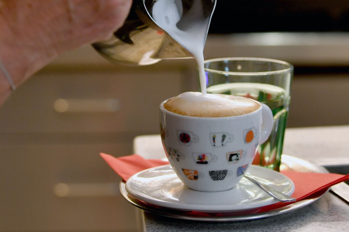 Österreicher trinken ihren Kaffee aus Genuss