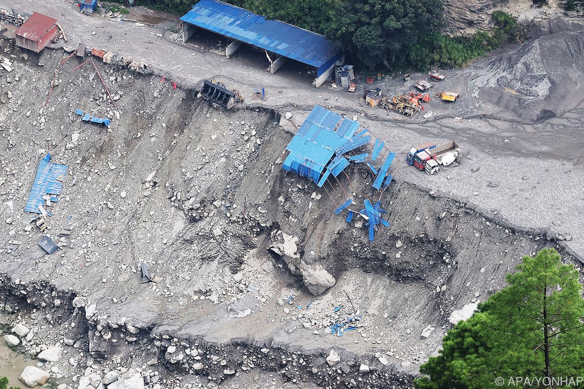 Nach Sturzflut-Katastrophe in Nepal Frühwarnsystem geplant