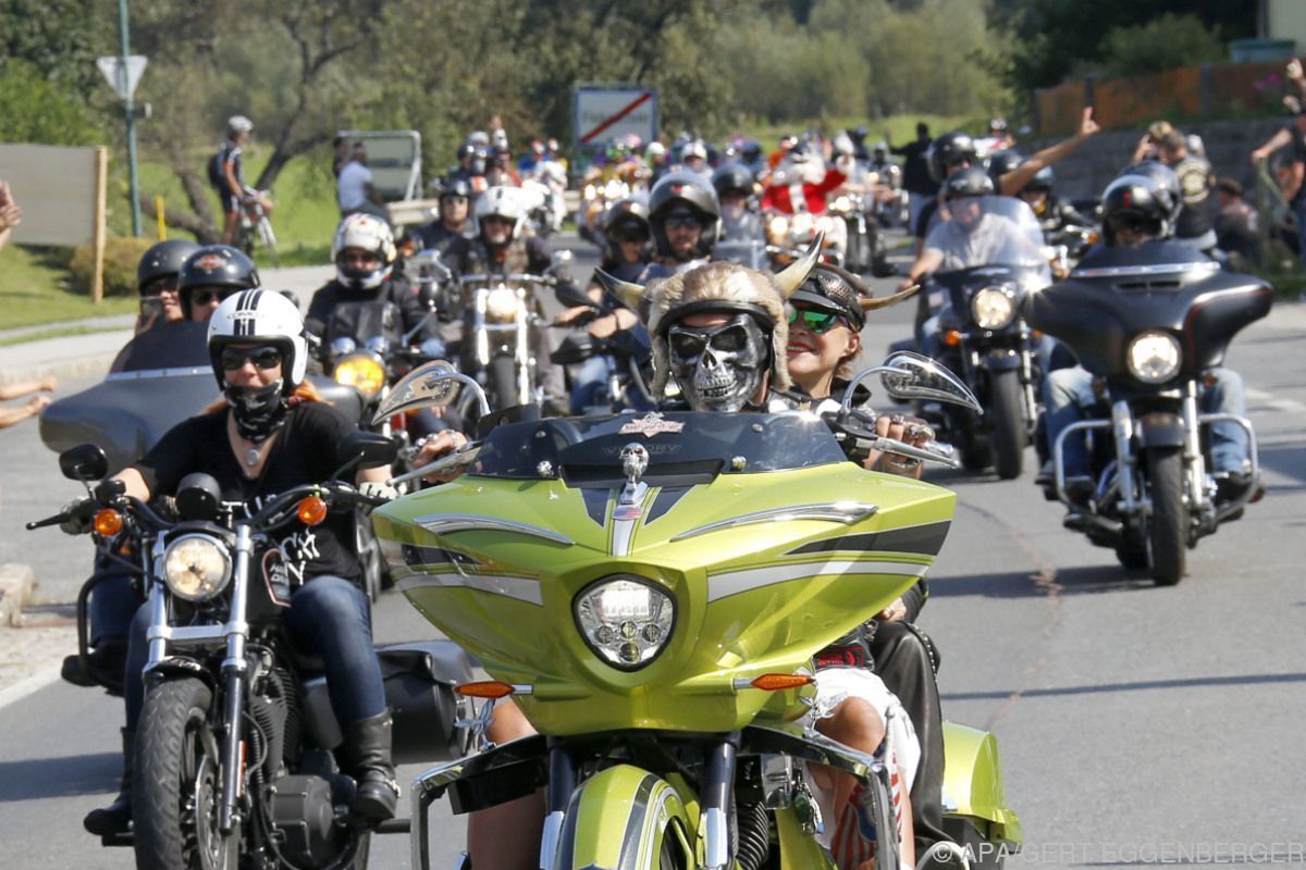 Am Faaker See knattern wieder die Motoren der Harleys