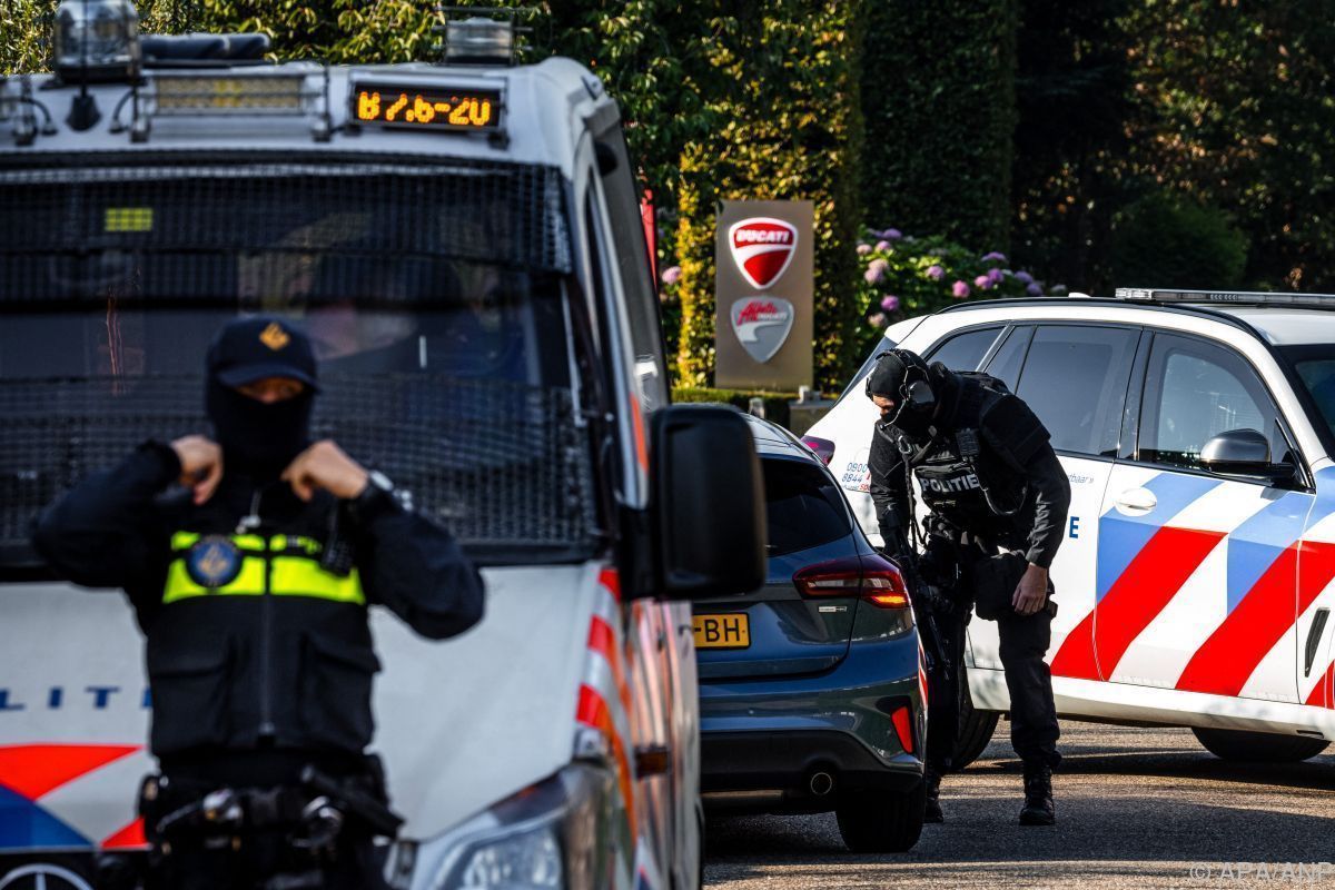Nach Attacke in niederländischem Dorf 32 Mordverdächtige