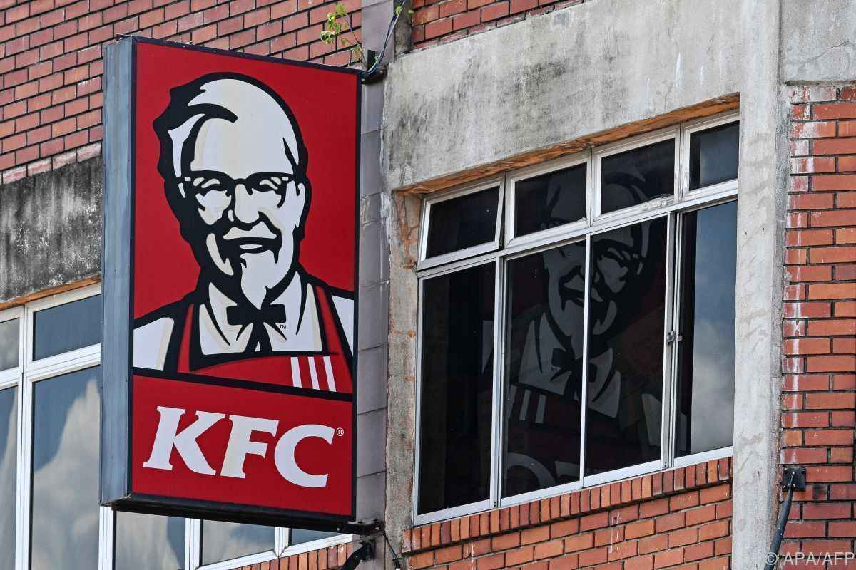KFC bietet in Italien Gratis-Hendl gegen Tattoo