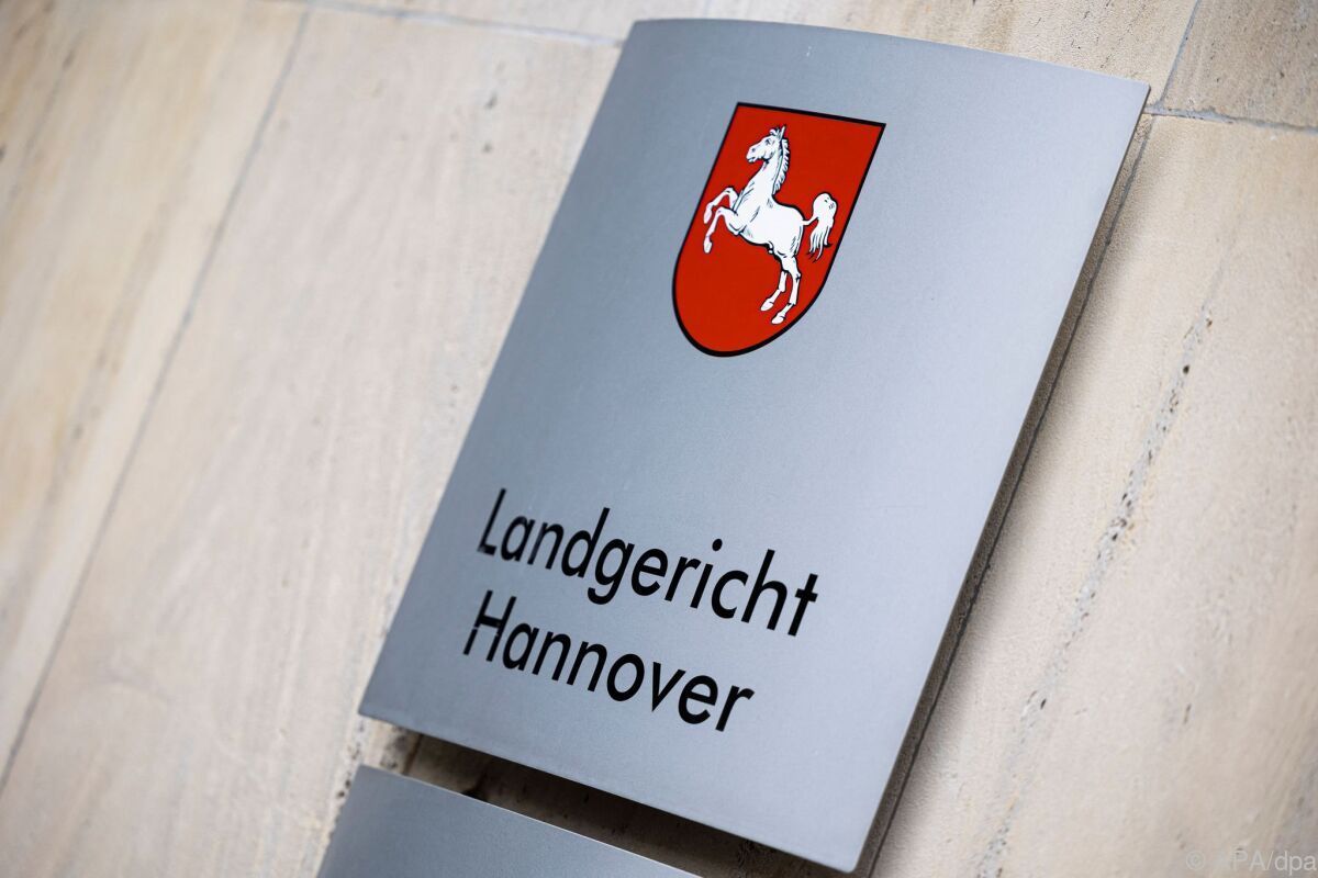 Vorwurf gefilmter Missbrauch: Mann in Hannover vor Gericht