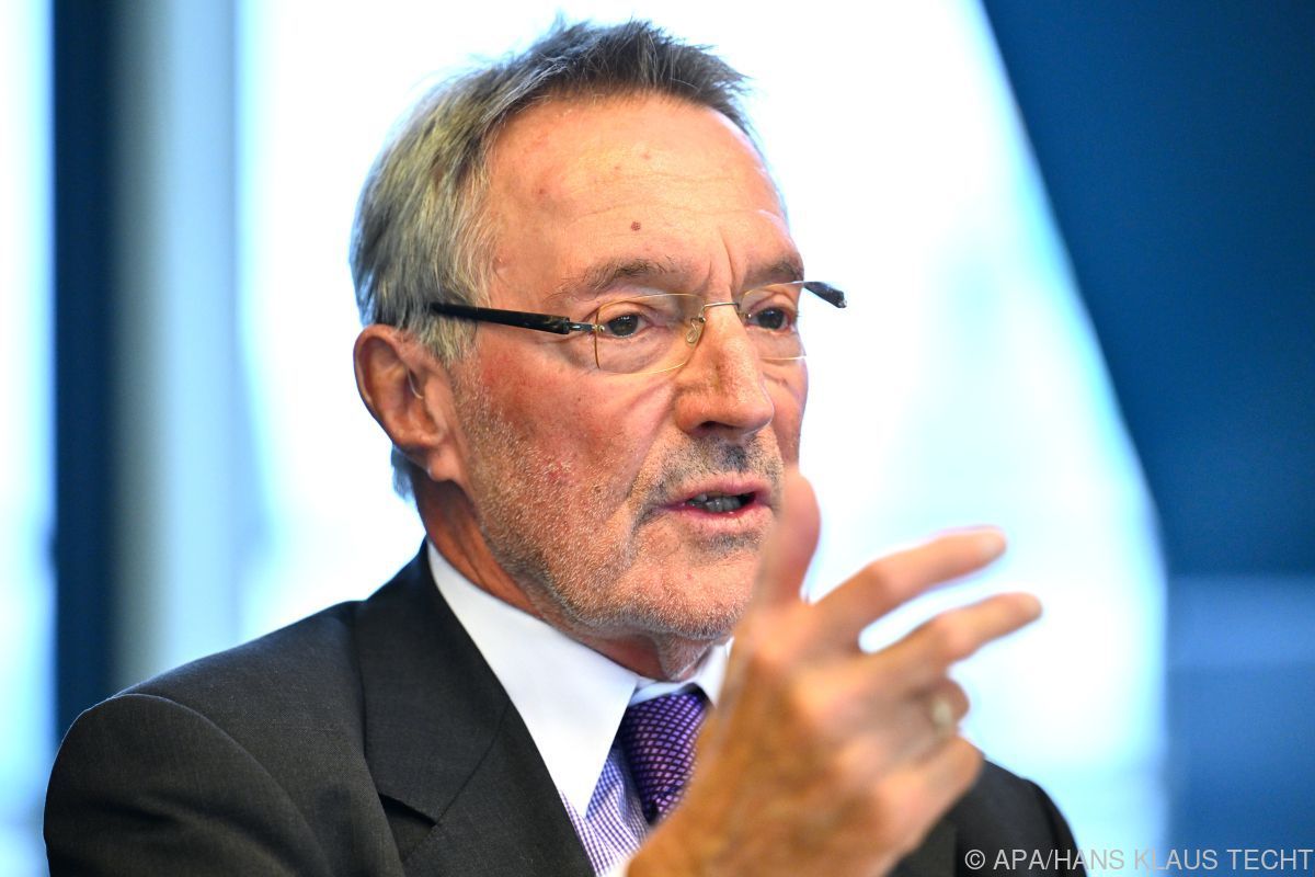 "Auszeit-WG": Jurist Mayer ortet "Verfassungsbruch"