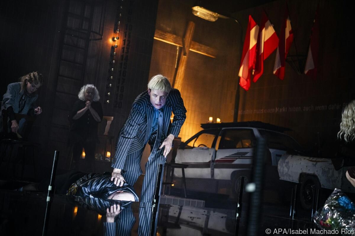 Stück der Stunde: Landestheater NÖ startet mit "Arturo Ui"