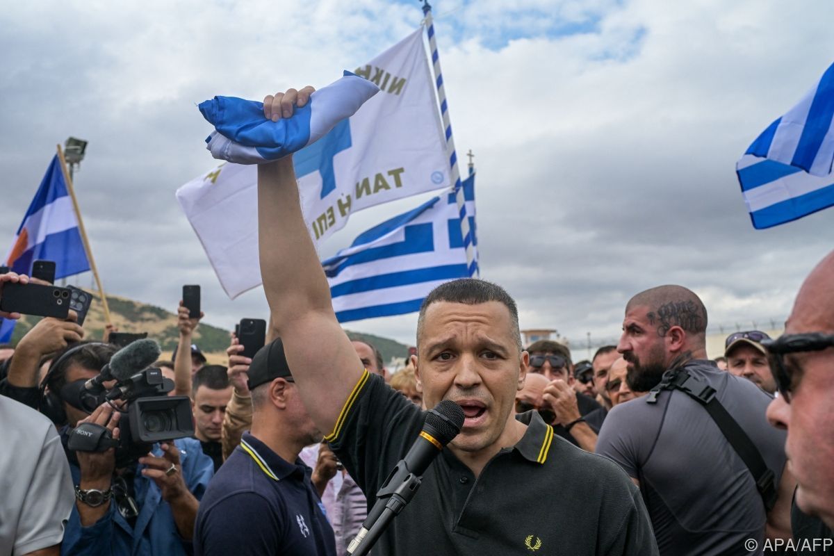 Griechischer Neonazi kündigt Rückkehr in die Politik an