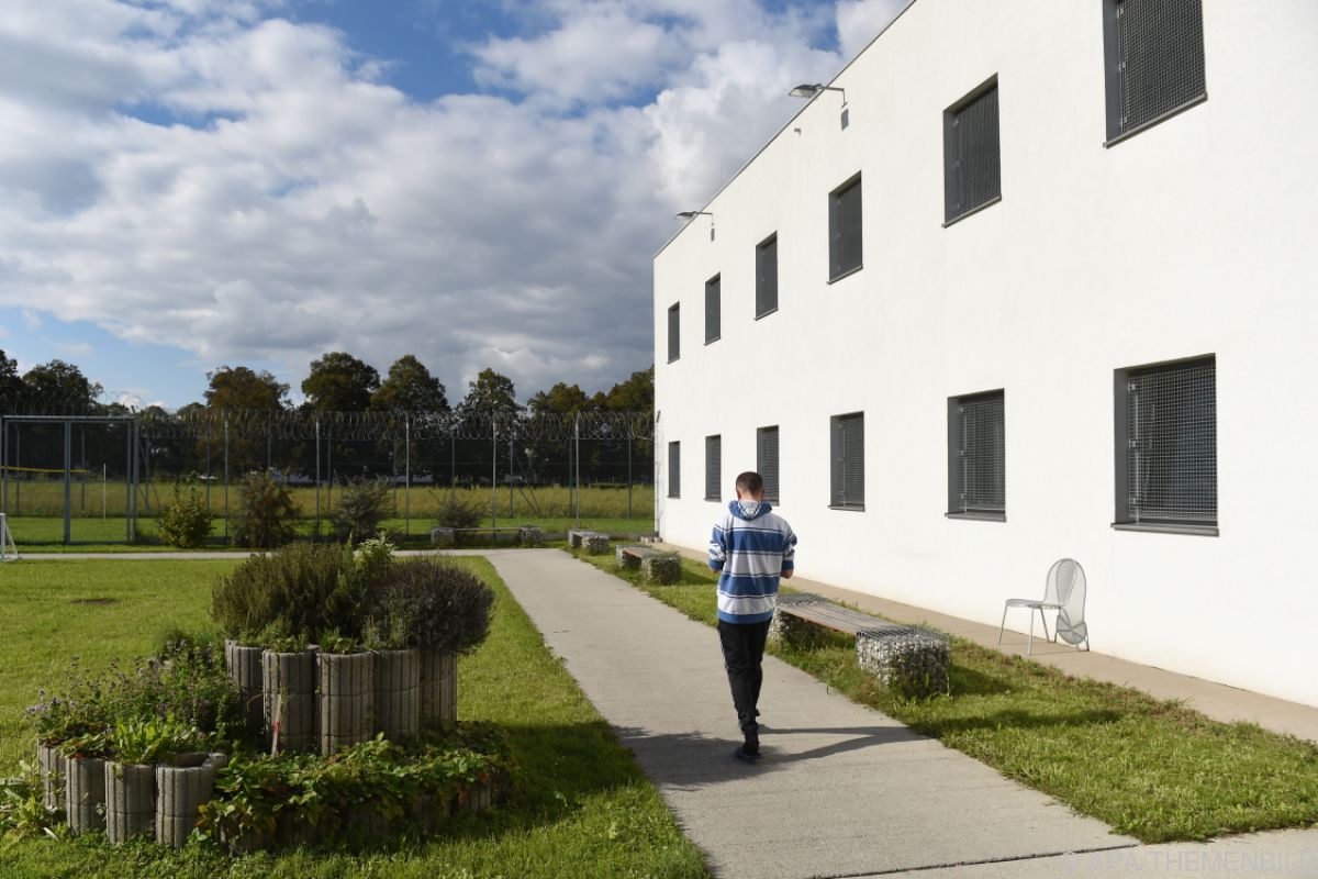 Strafvollzug: In einzelnen JA mangelt es an Lehrkräften