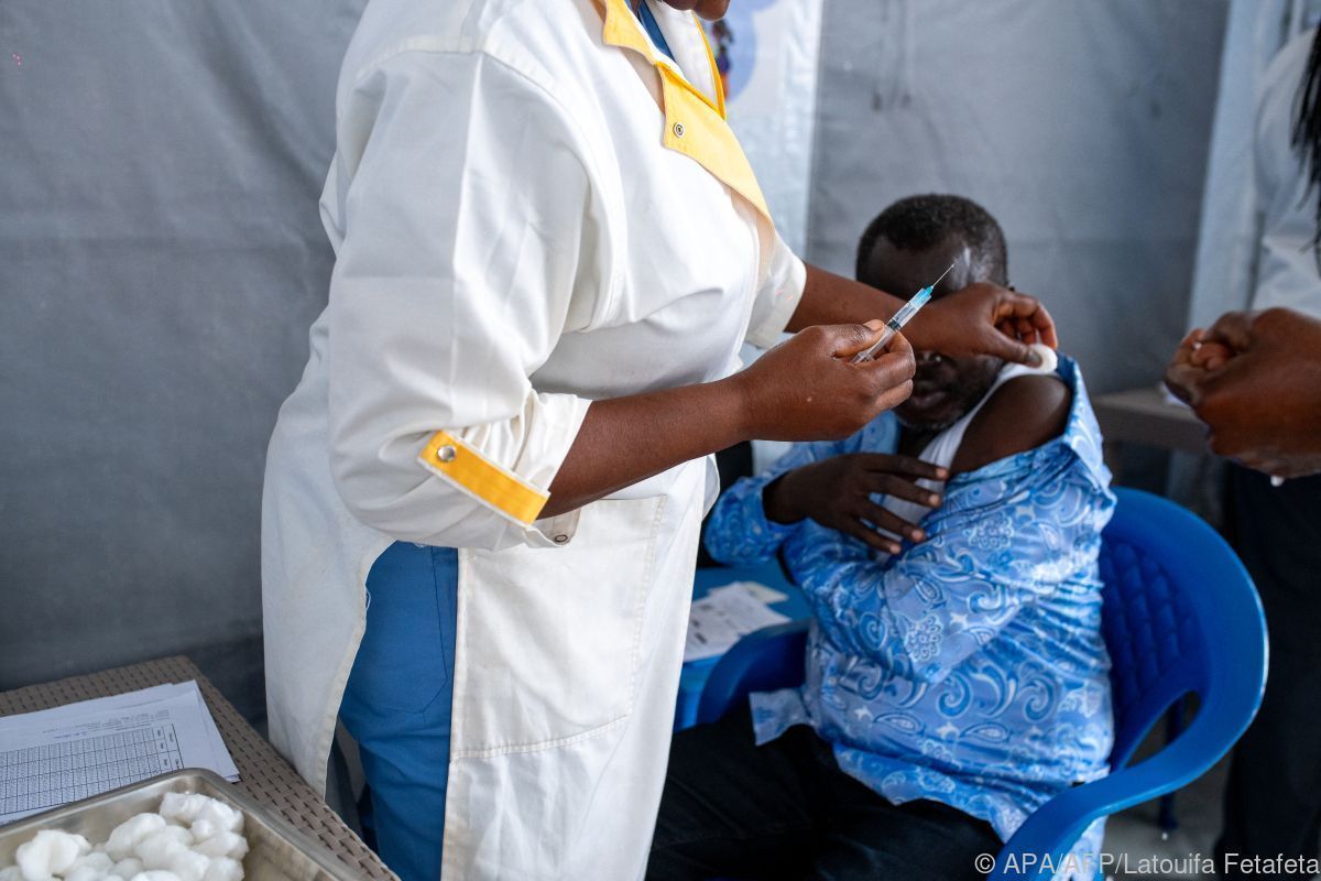 Ebola-Impfstoff wird im Kongo getestet