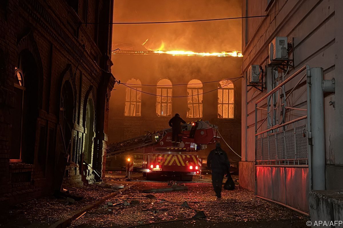 Russischer Angriff zerstört Einkaufszentrum in Ukraine