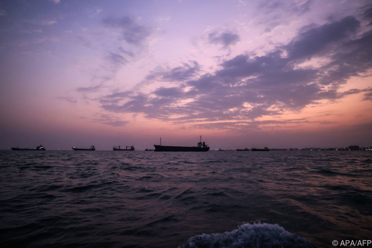 Behörde: Erneut Tanker in Straße von Hormuz getroffen