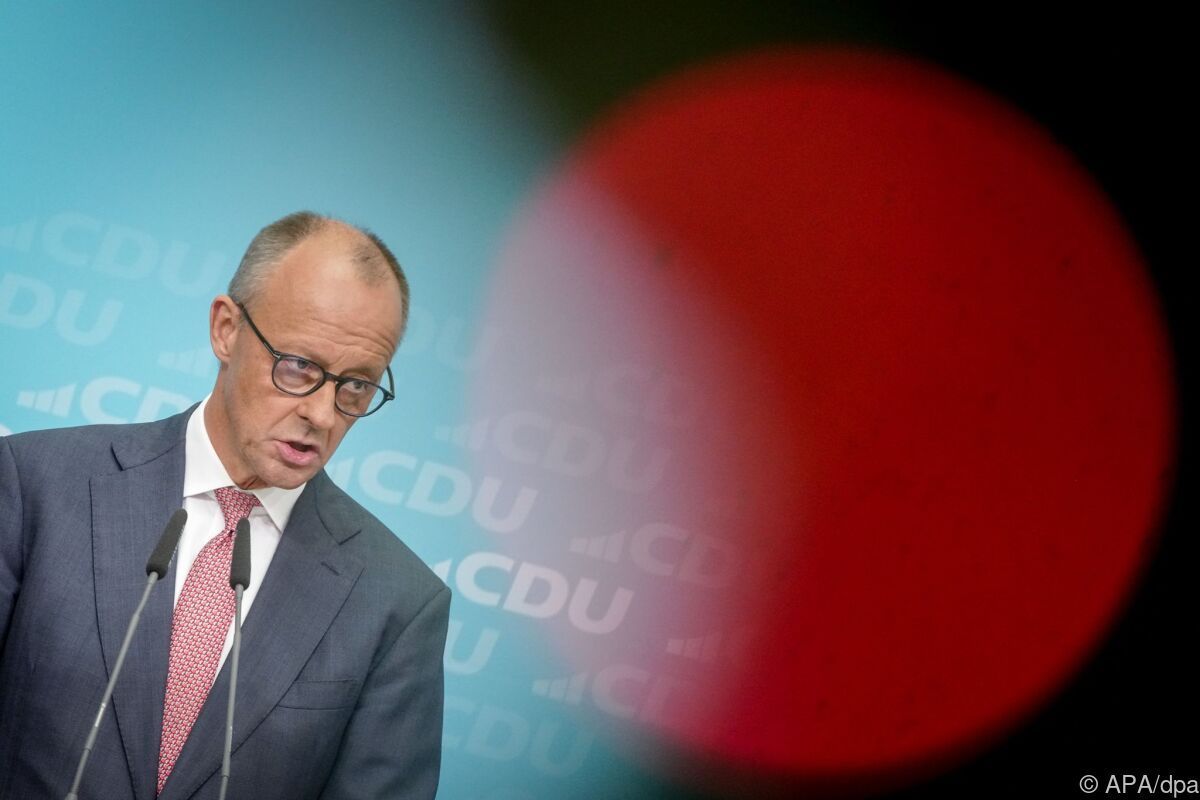 Umfrage zeigt Mehrheit für Rücktritt von deutschem Kanzler