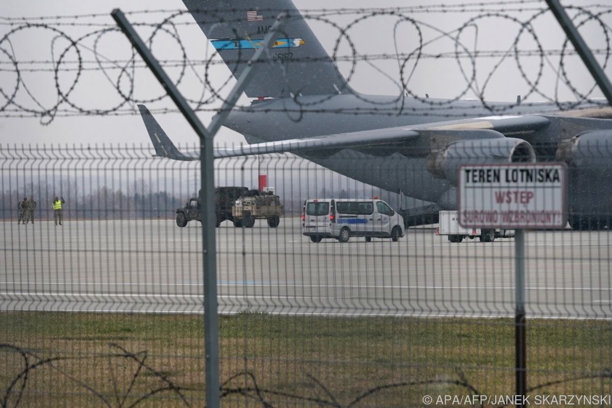 Polen setzt Flugbetrieb an zwei Flughäfen vorübergehend aus