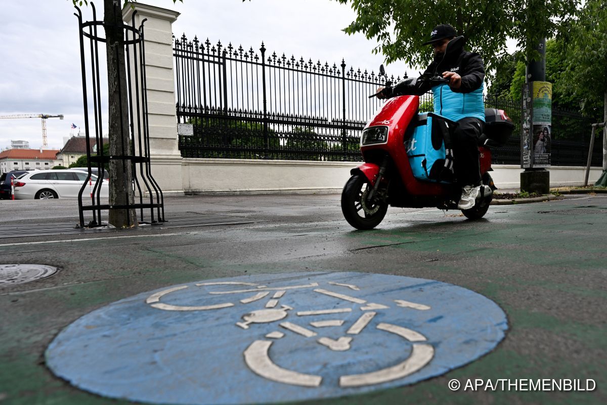 E-Mopeds sind keine Fahrräder mehr und müssen auf die Straße