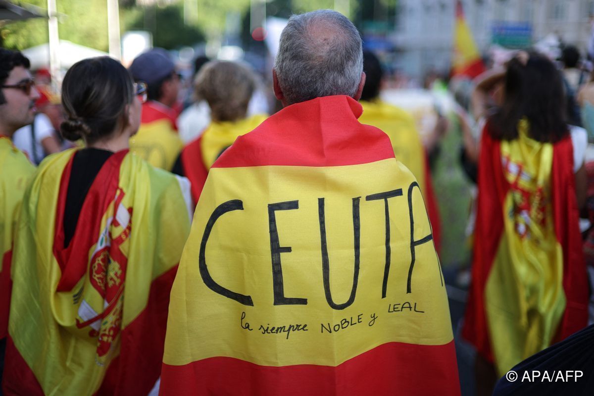 Tausende protestieren in Madrid gegen Migrationspolitik