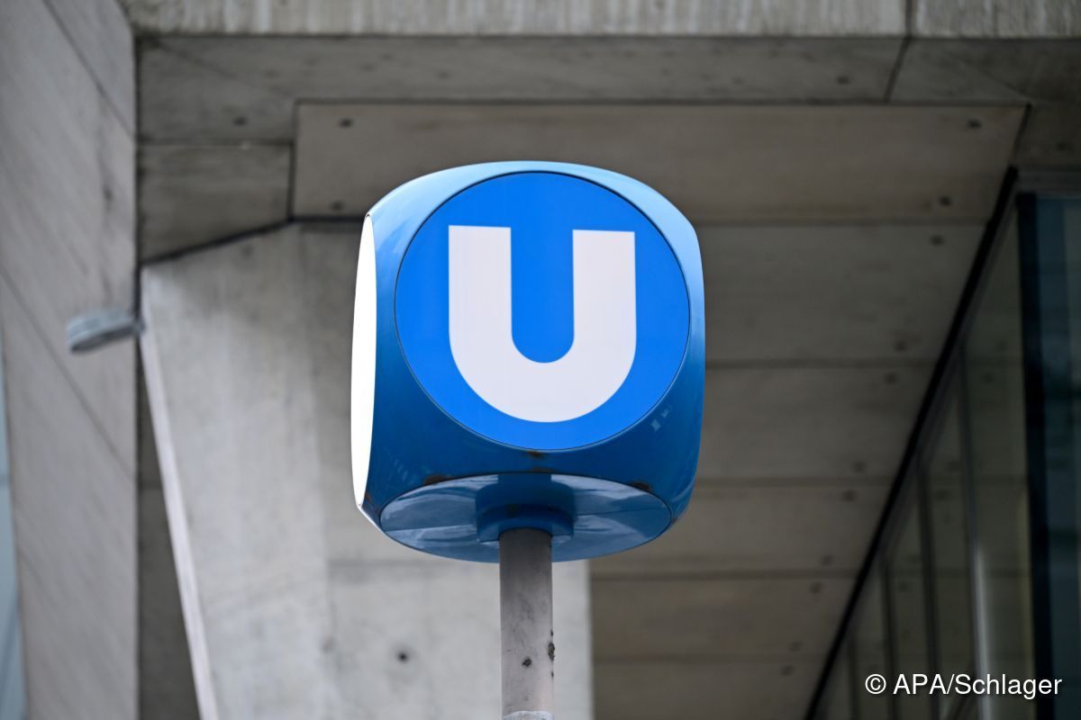 Mann bedrohte Fahrgäste in Wiener U-Bahn mit Messer