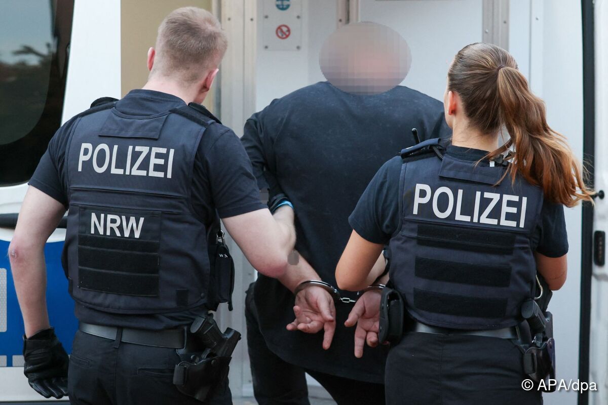 Große Razzia gegen Geldwäscher und "Hells Angels"