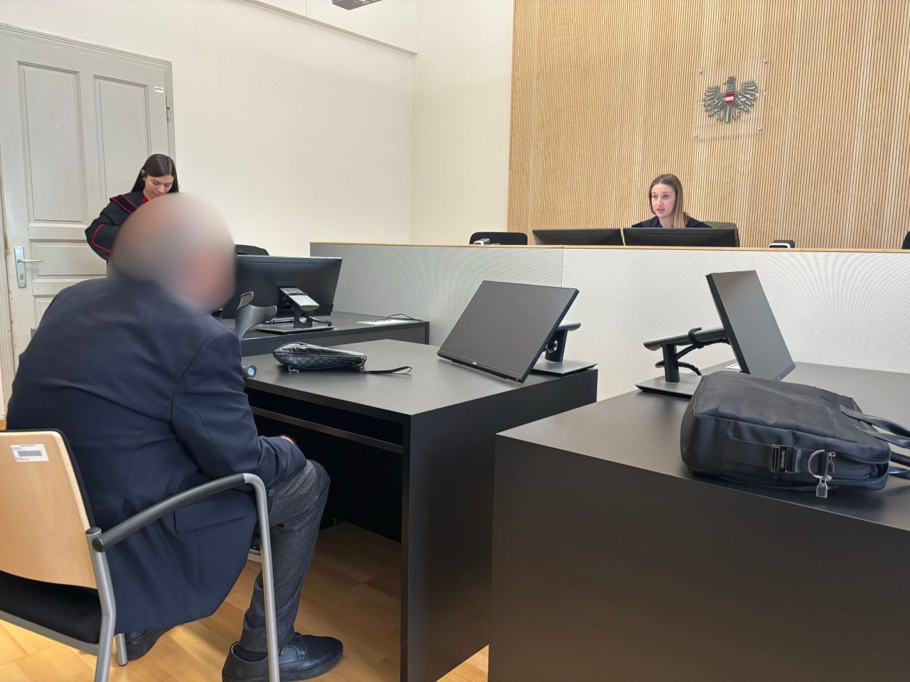 „Gutgläubig“ Geld geliehen: Mann vertröstet Gläubigerin wiederholt