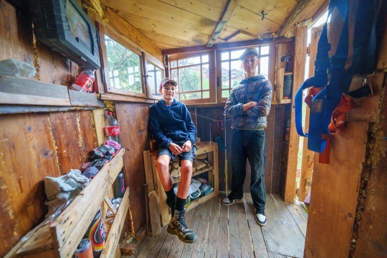 Damülser Jugendliche landen mit "Baumhaus der Träume" regionalen Instagram-Hit
