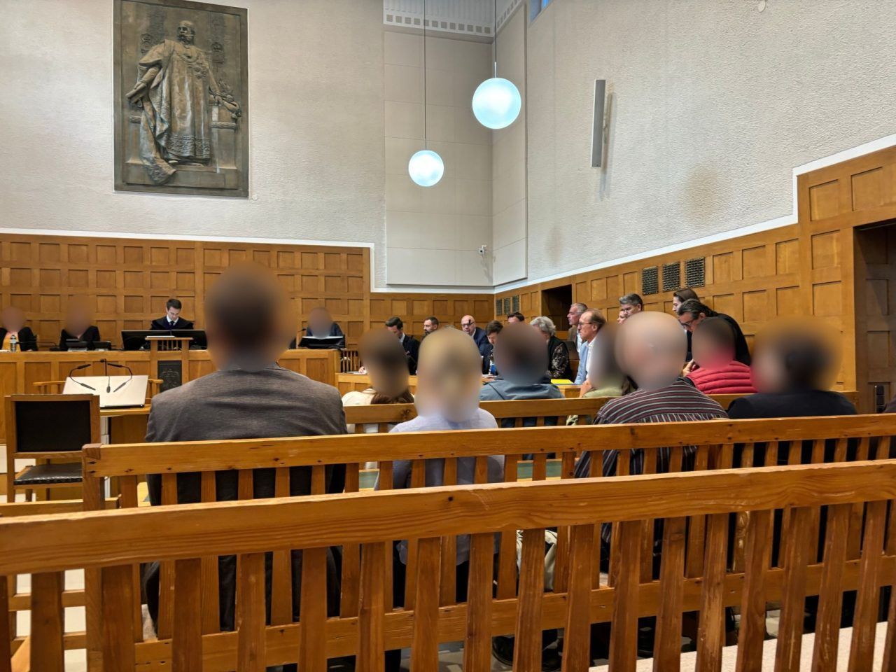 Schwarzgeld: Aussagen des Erstangeklagten werfen neue Fragen auf