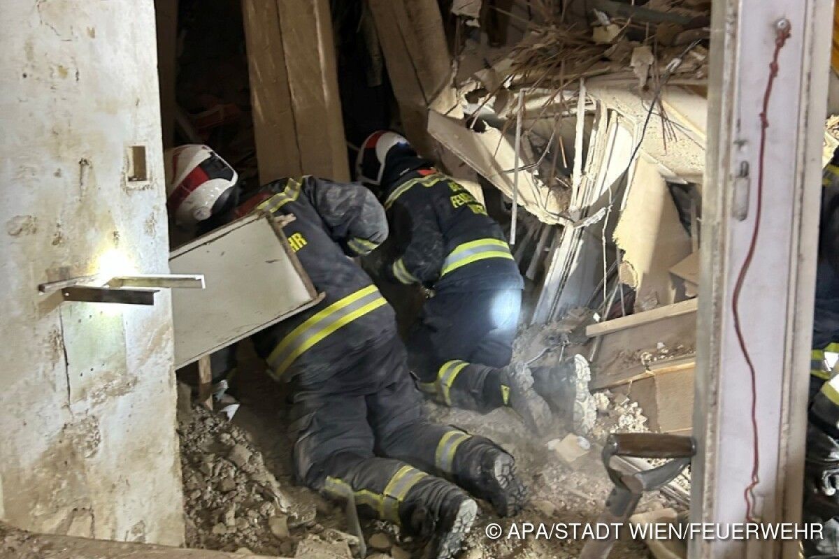 Feuerwehr fand tote Frau nach Haus-Einsturz