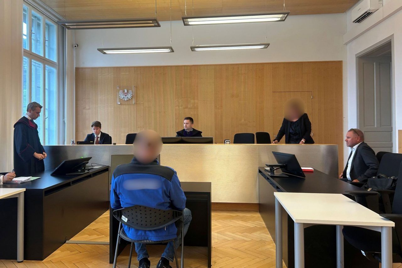 Arbeiter weist Gewalt an Ex-Partnerin zurück: "Sie stürzt oft, wenn sie betrunken ist"