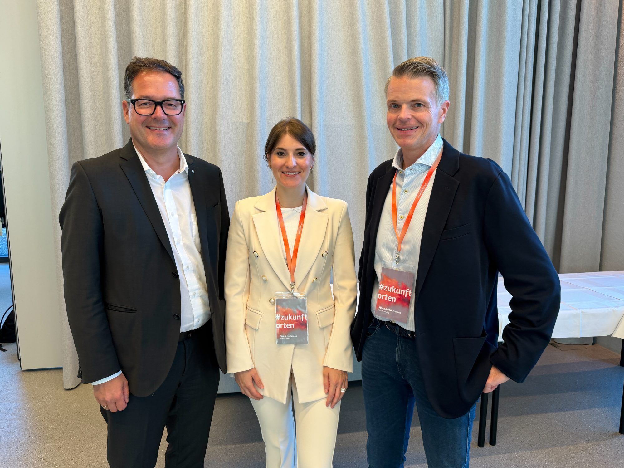 Martin Jäger, Moderatorin Maresa Hoffmann und Alexander Frischmann