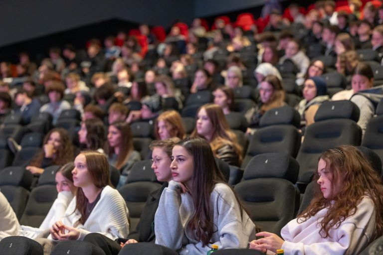 Wie Desinformation unsere Wahrnehmung prägt: Schüler diskutierten in Hohenems