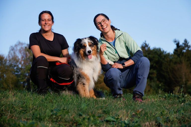 Vorarlbergs einzige Canicross-Trainerin zeigt, wie der Hund zum Laufpartner wird