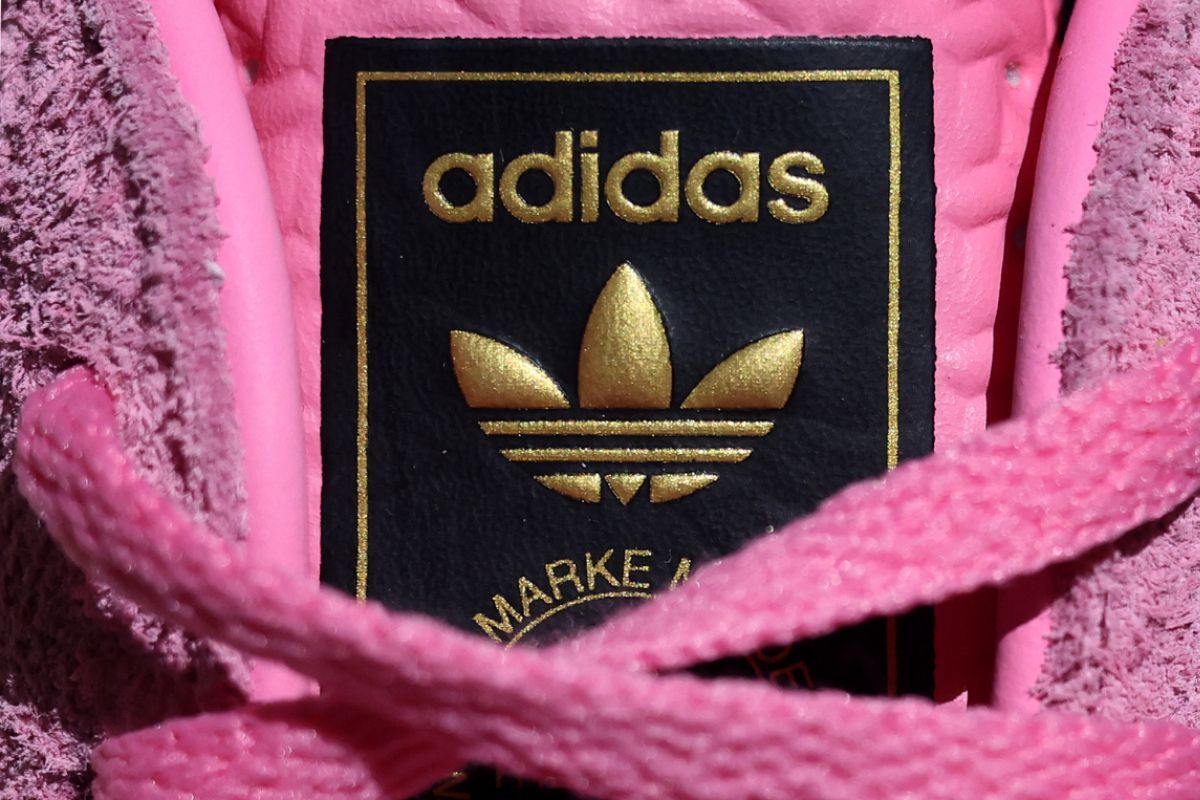 Adidas erwartet nach Rekordquartal mehr Gewinn