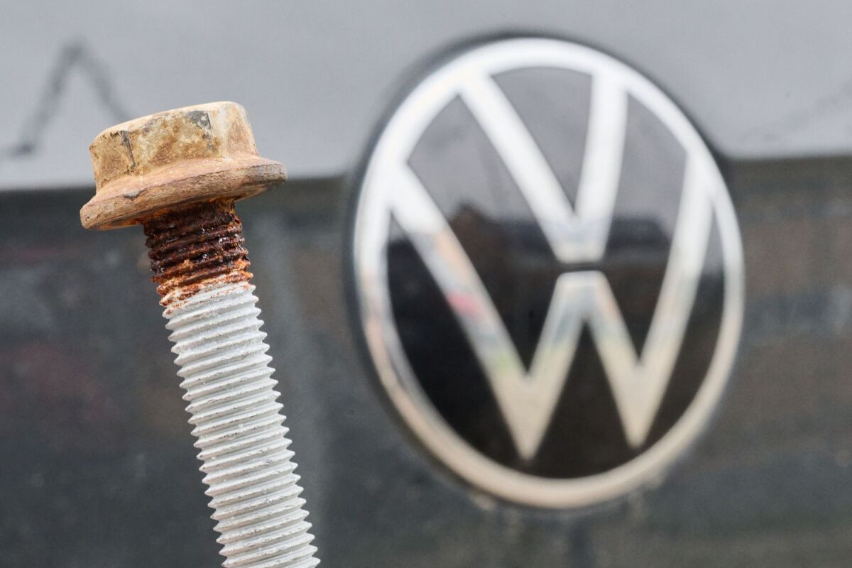VW bündelt Fahrassistenz und stellt Software-Tochter um