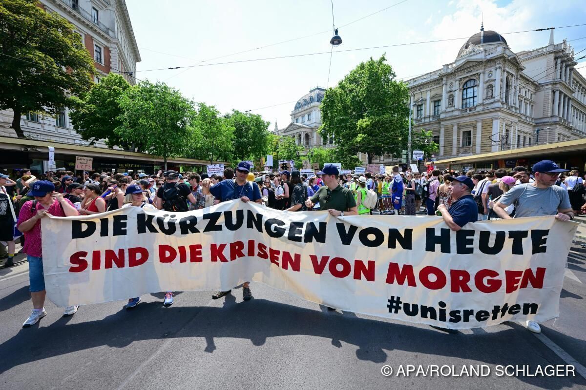 Unis über Budgetpläne der Regierung besorgt