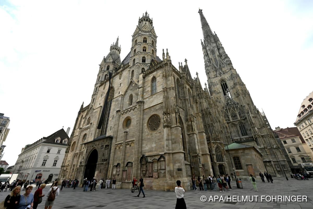 Stephansdom verbietet Zutritt mit Koffern und Trolleys