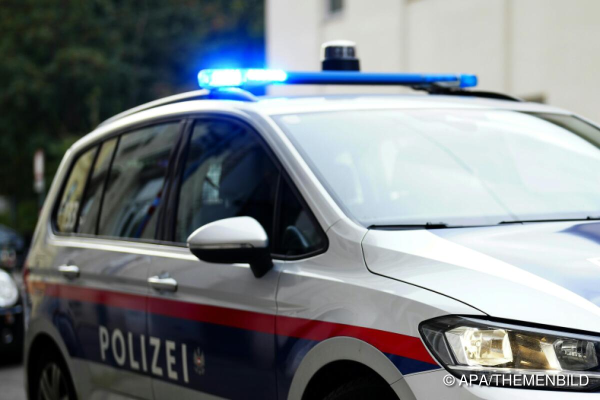 17-Jähriger stellte sich nach Messerstich bei Wiener Park