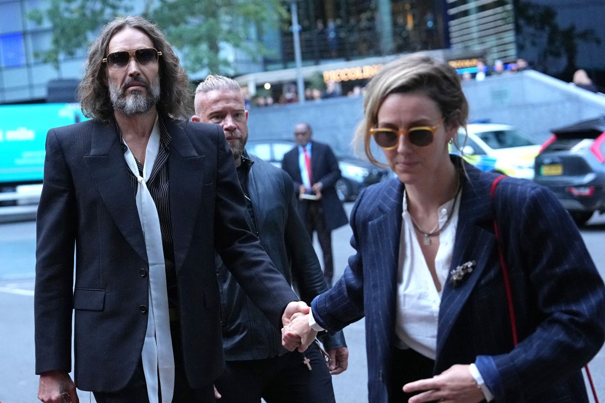 Prozess gegen Russell Brand: "Skrupellos und manipulativ"