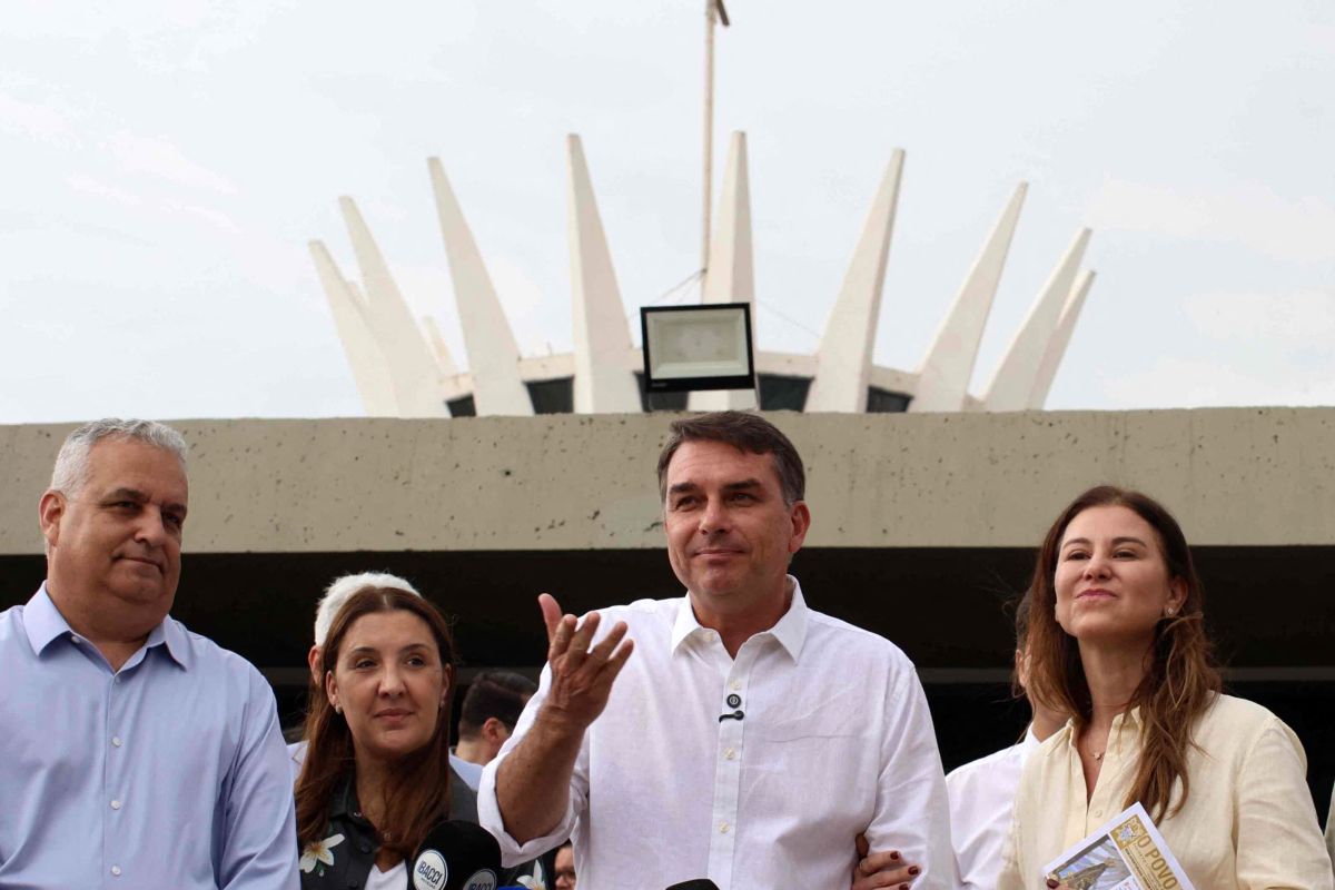 Rückenwind für Flávio Bolsonaro vor Stichwahl in Brasilien
