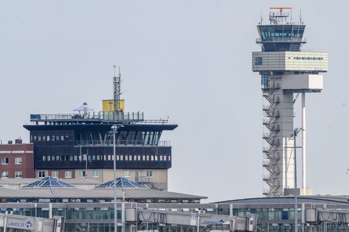 Polizeieinsatz am Flughafen Leipzig/Halle - Zaun beschädigt