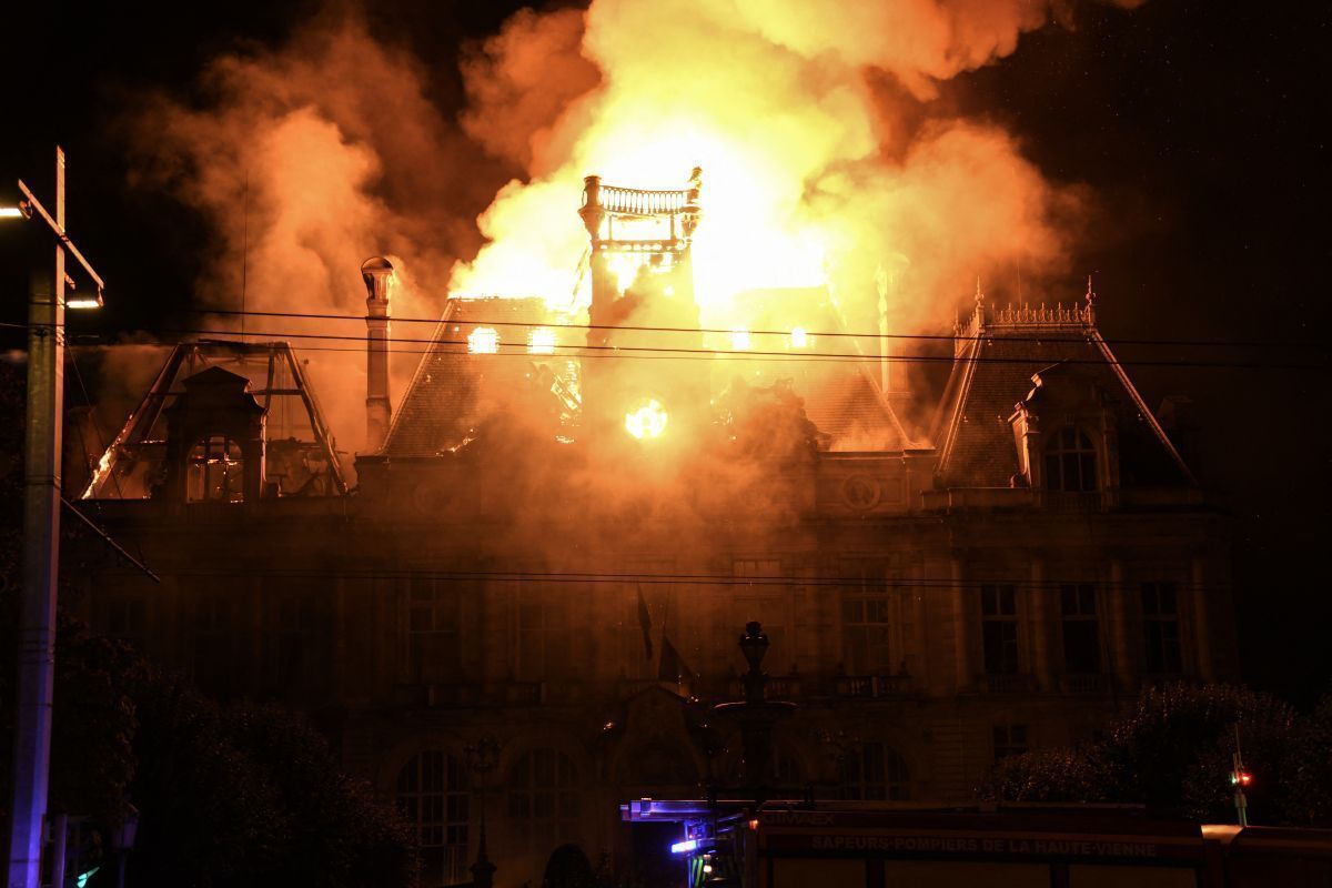 Zerstörtes Rathaus: Lecornu kündigt Besuch in Limoges an