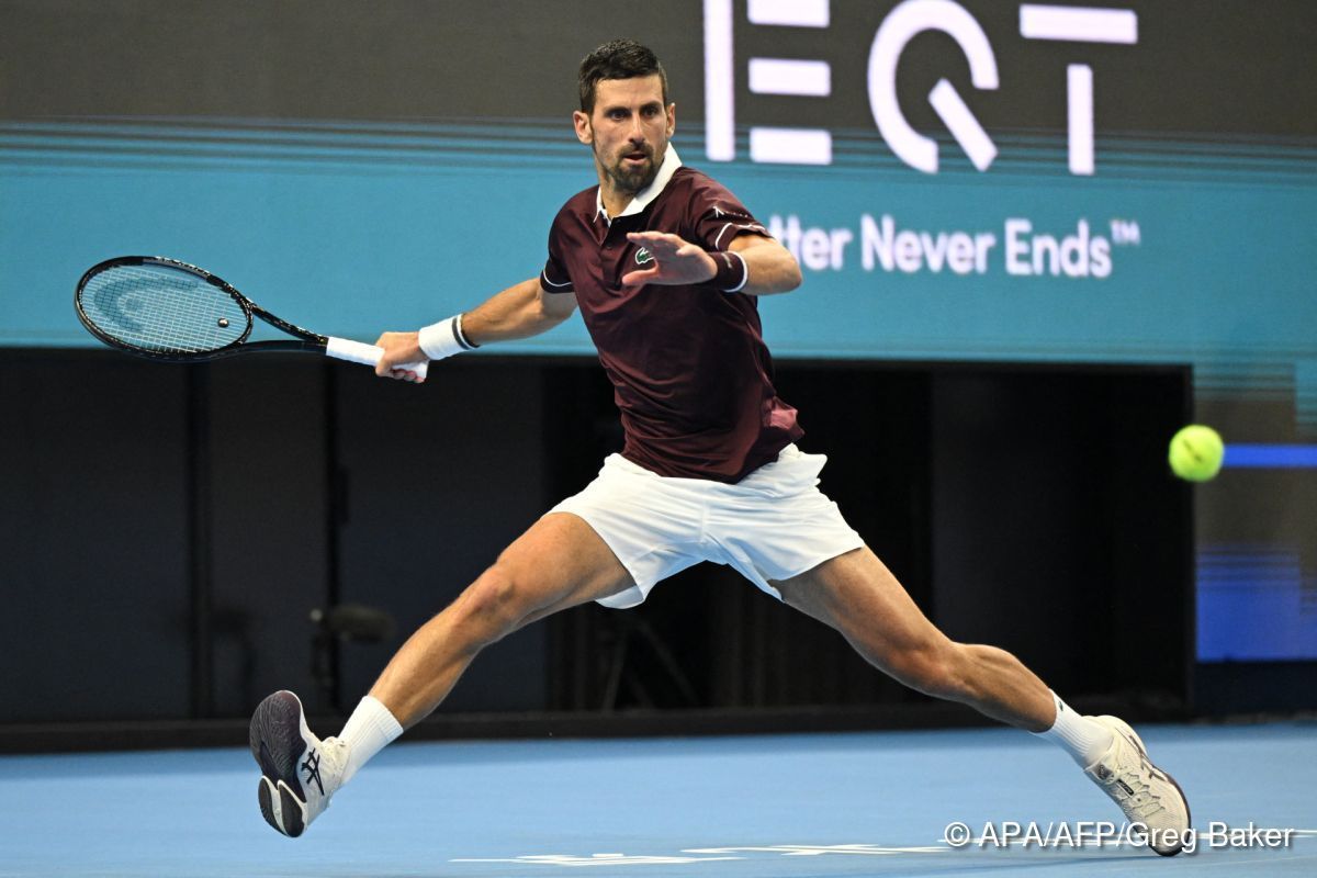 Djokovic holt in Peking 102. Titel nach De-Minaur-Aufgabe